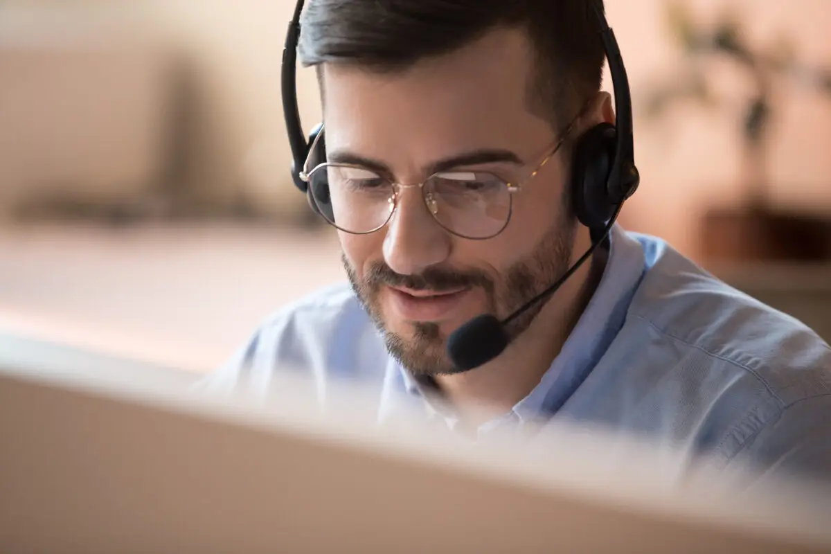 Turn customer service into a competitive advantage image