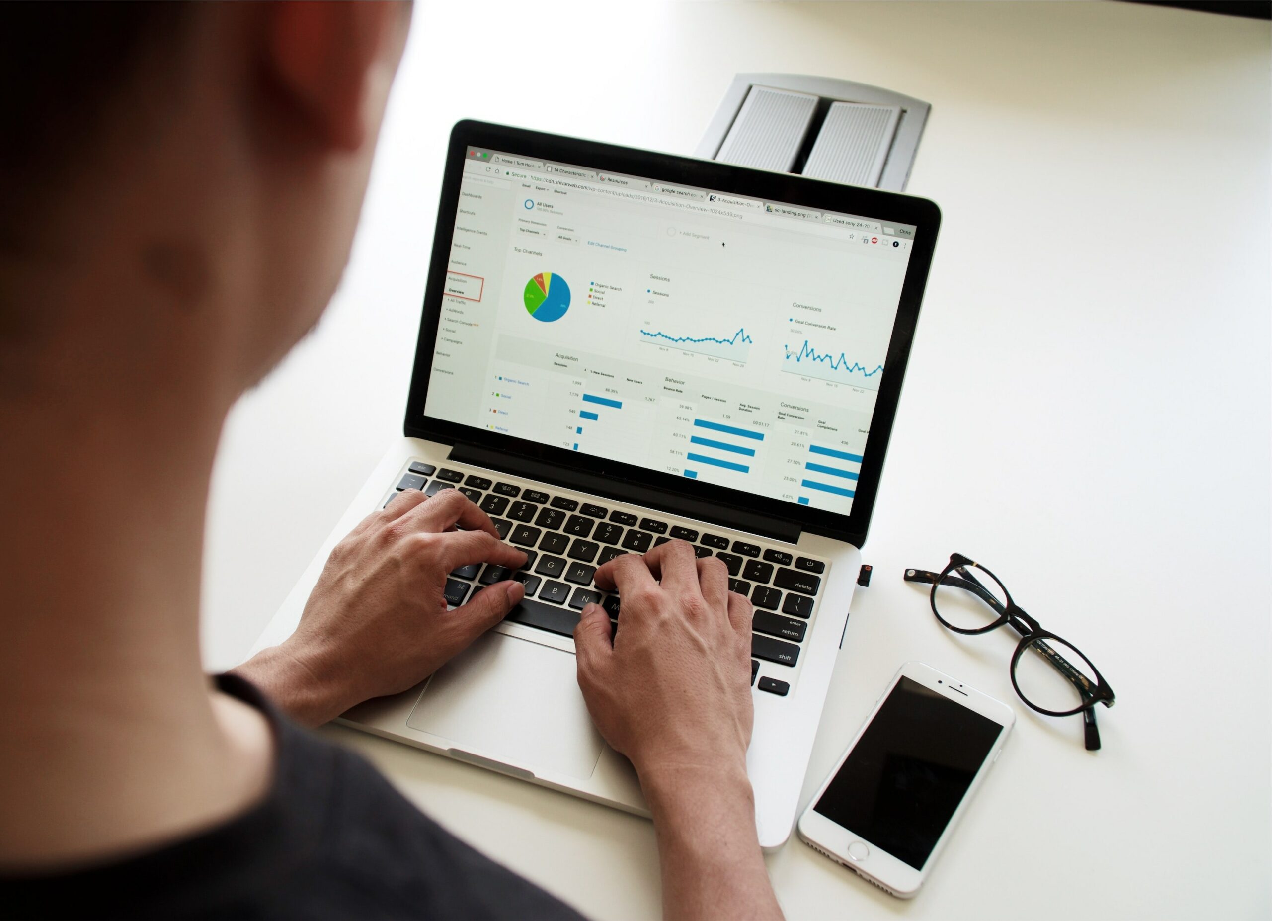 Best CRM reports to run in marketing and sales featured image